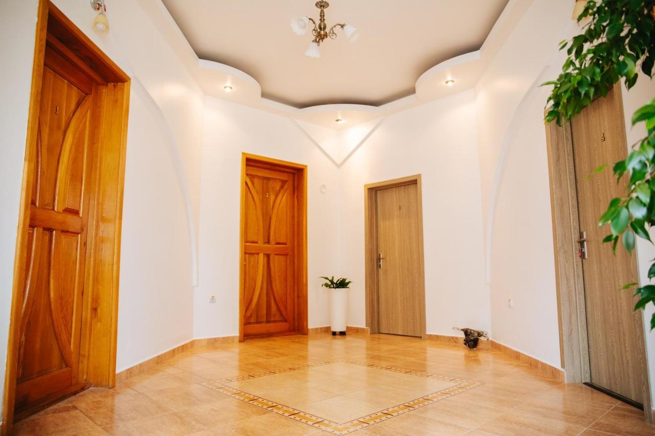 Pensiunea Casa Cristal Târgu Jiu Zewnętrze zdjęcie