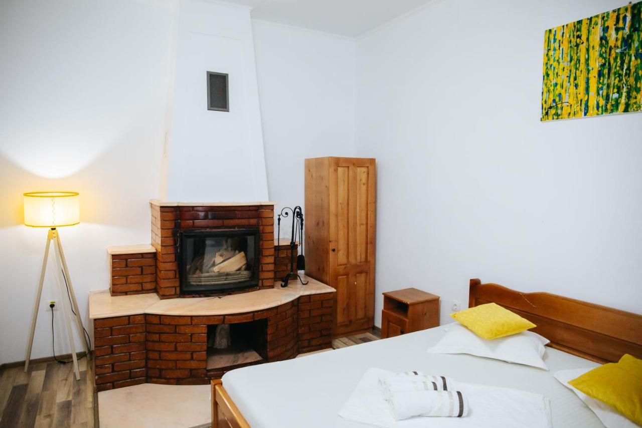 Pensiunea Casa Cristal Târgu Jiu Zewnętrze zdjęcie