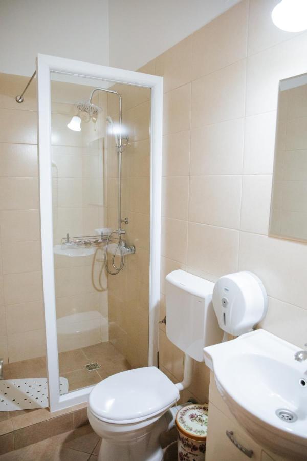 Pensiunea Casa Cristal Târgu Jiu Zewnętrze zdjęcie