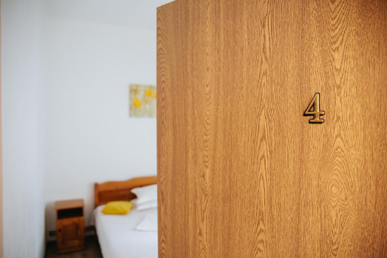 Pensiunea Casa Cristal Târgu Jiu Zewnętrze zdjęcie