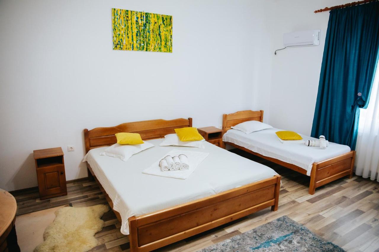 Pensiunea Casa Cristal Târgu Jiu Zewnętrze zdjęcie