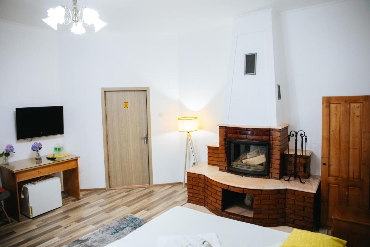 Pensiunea Casa Cristal Târgu Jiu Zewnętrze zdjęcie